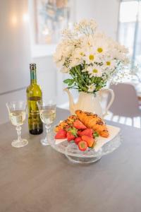 Bella Zara lux apartment with jacuzzi, grill & garden