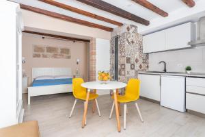 Carmencita Apartment img12