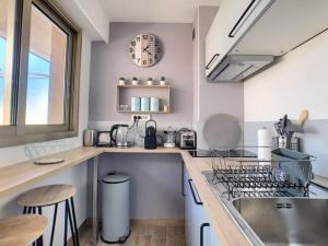 Juan Les Pins Centre - Studio Neuf Avec Terrasse - 3 Mins Des Plages - Jazz Apartment