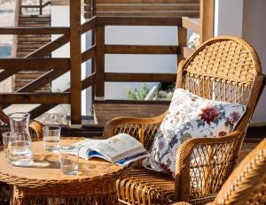 Nature House with a wooden porch - Pasika, house Tonka