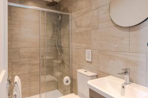 4 Berkeley Square I Boutique Apartments