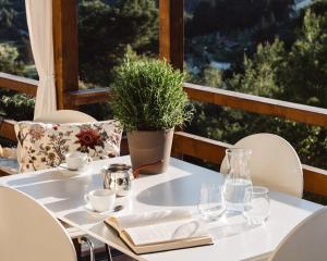 Nature House with a wooden porch - Pasika, house Luca