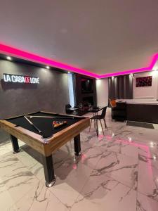 Maisons de vacances La Casa de Love Suite Jacuzzi : photos des chambres