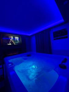 Maisons de vacances La Casa de Love Suite Jacuzzi : photos des chambres