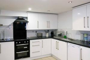 Seymour Townhouse by Serviced Living Liverpool