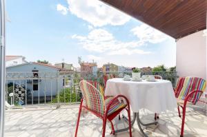 Apartment and Rooms Ema