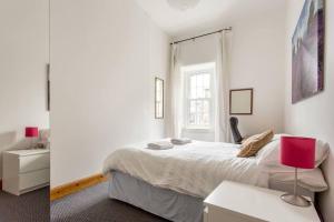 JOIVY Spacious Apartment in the Old Town