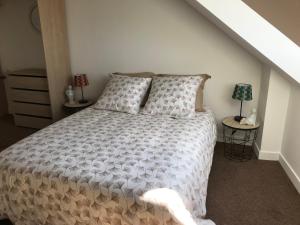 Appartements Le Gite de l'Amer - T2 - Duplex - Centre Bourg : photos des chambres
