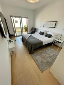 Beach condo Porto mós (sea view)