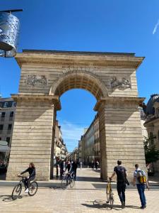 Appartements Magnifique appartement au centre ville avec parking prive et gratuit LE JARDIN DES PLANTES : photos des chambres