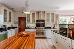 Luxurious Peaceful Mountain Retreat-Heated Pool