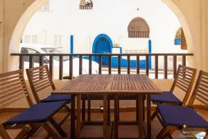 El Velero La Isleta Junto al Mar Buceo Parking - Los Escullos