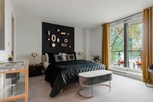 BEST THAMES VIEWS in TOWN! LARGE LUXXE NOMAD DESIGN FAMILY HOMES المساحة والأناقة تلتقي مع الراحة العربية