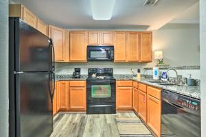 Community Pool Access! Dtwn Pigeon Forge Condo