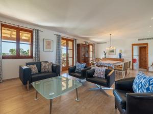 Holiday Home Eva by Interhome