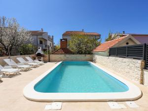 Holiday Home Jure by Interhome