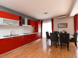 Holiday Home Jure by Interhome 