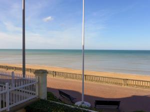 Apartment Cabourg Beach by Interhome