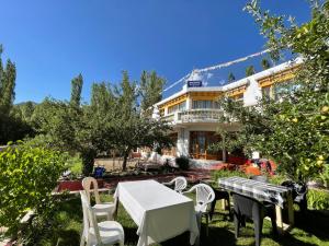 Hinjumaa guest house