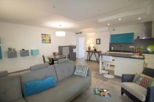 Beautiful 78m With 2 Balconies In Saint Raphaël