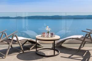 Beachfront Holiday Home - Private Heated Pool