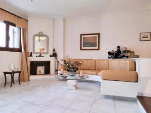 Christies Boutique by Corfuescapes