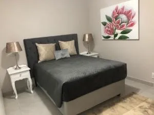 MLMK Property 17 - Die Grendel