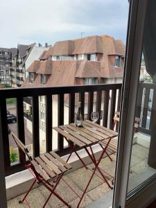 Nice 41 M With Balcony Near The Beach