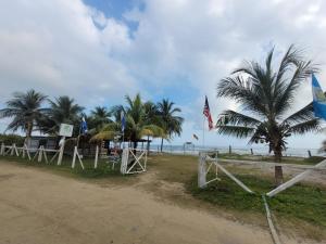 Hostal Rudys Beach