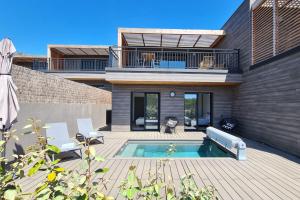 Maisons de vacances Luxueux DUPLEX avec PISCINE- JARDIN- BALCON : photos des chambres