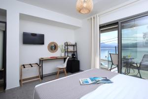 ALMYRA seafront residence