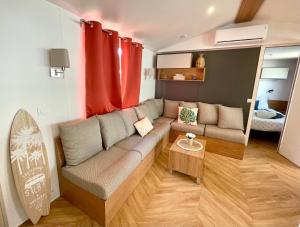 Maisons de vacances Mobil-home tout beau tout neuf, camping 4*, plage a pied ! : photos des chambres