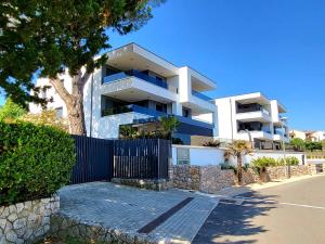 Modern Apartments Elle Malinska 