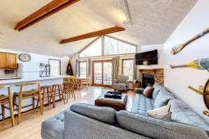 Moon Lodge - Shell Knob