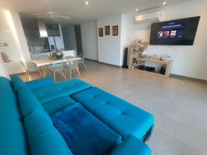 hermoso apartamento en pozos colorados con playa privada y doble vista al mar