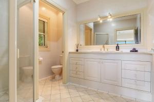 Island Getaway - Waterfront near Yamba