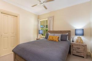 Island Getaway - Waterfront near Yamba