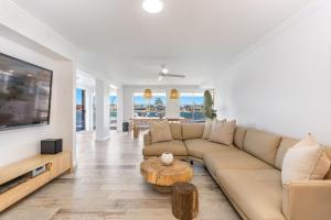 Tecoma 3 - Most Popular Waterfront - Holiday Yamba