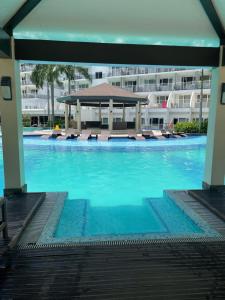 638 by Premiere Haven at Shell Residences