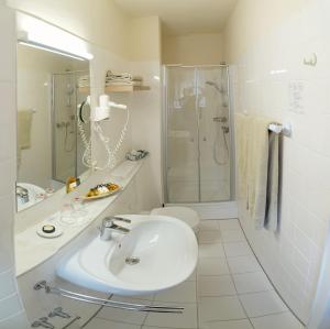 Double Room with Balcony room in Gästehaus Brinks
