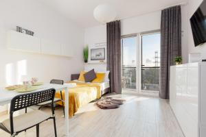 Business Center Apartments Warsaw Wola by Renters