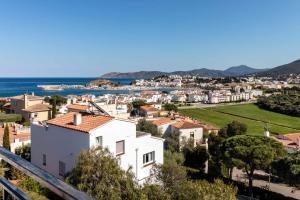 Sant Genís 19 - ático con terraza y vistas