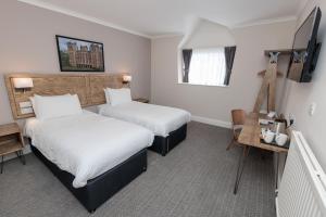 Standard Twin Room room in Olde House Chesterfield by Marston's Inns