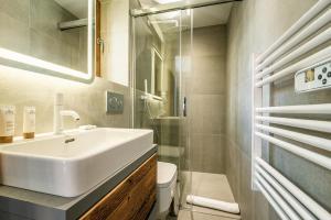 Chalets Le Globe Argentiere Chamonix - by EMERALD STAY : photos des chambres