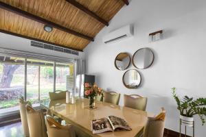 SaffronStays Meadowbrook, Panvel - pet-friendly villa near Karnala Bird Sanctuary