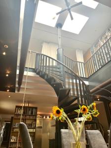 Elegant penthouse LOFT of 250 m2 in city centre with huge roofgarden 80 m2