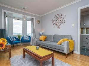 Stunning Flat with Sea View and Parking - Pass the Keys