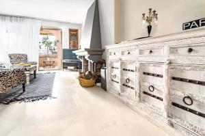 Fully Renovated Unique 3 Bedroom Penthouse in Cartuja del Golf close to San Pedro