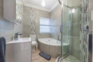 Beacon Wharf , George Hay 5 Seafront Accommodation