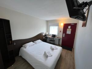 Hotels Contact Hotel Fontenay le Comte : photos des chambres